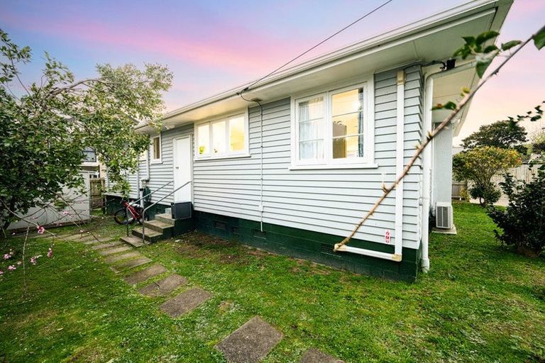 Photo of property in 3 Fleming Street, Manurewa East, Auckland, 2102
