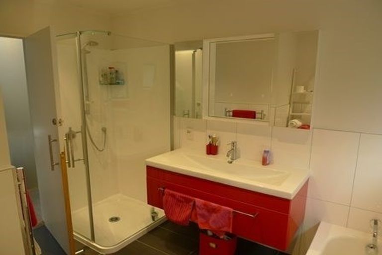 Photo of property in 15 Cavalry Close, Crofton Downs, Wellington, 6035