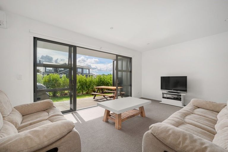 Photo of property in 6/27 Dida Park Drive, Kumeu, 0810