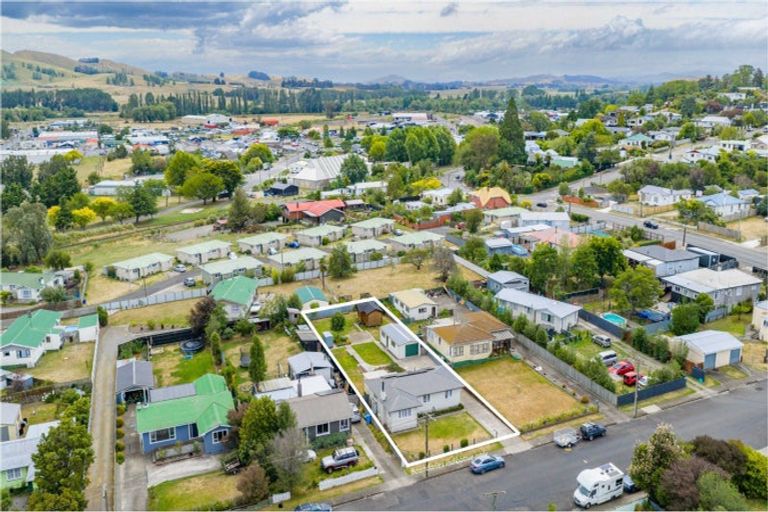 Photo of property in 6 Montgomery Street, Waipukurau, 4200