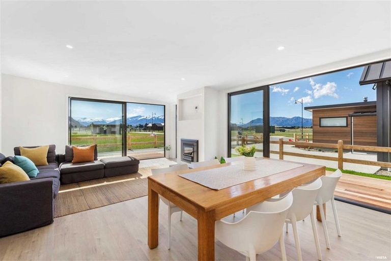 Photo of property in 6 Wallace Place, Wanaka, 9305