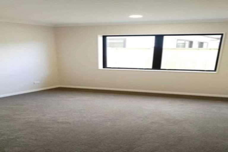 Photo of property in 10 Castlepoint Avenue, Takanini, 2110