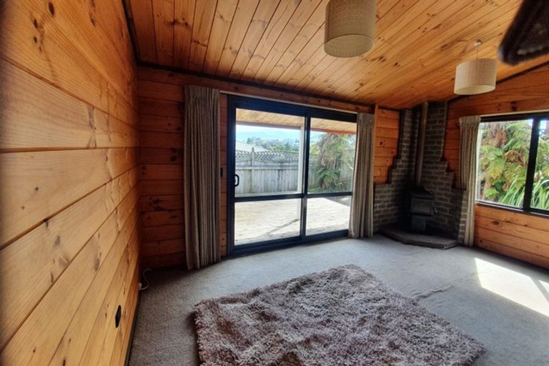 Photo of property in 73 Heta Road, Highlands Park, New Plymouth, 4312