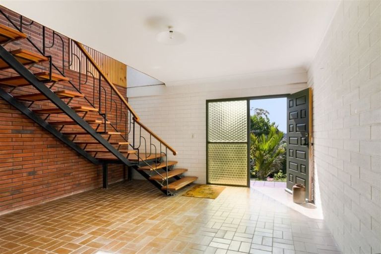 Photo of property in 5 Bush Road, Waiatarua, Auckland, 0604