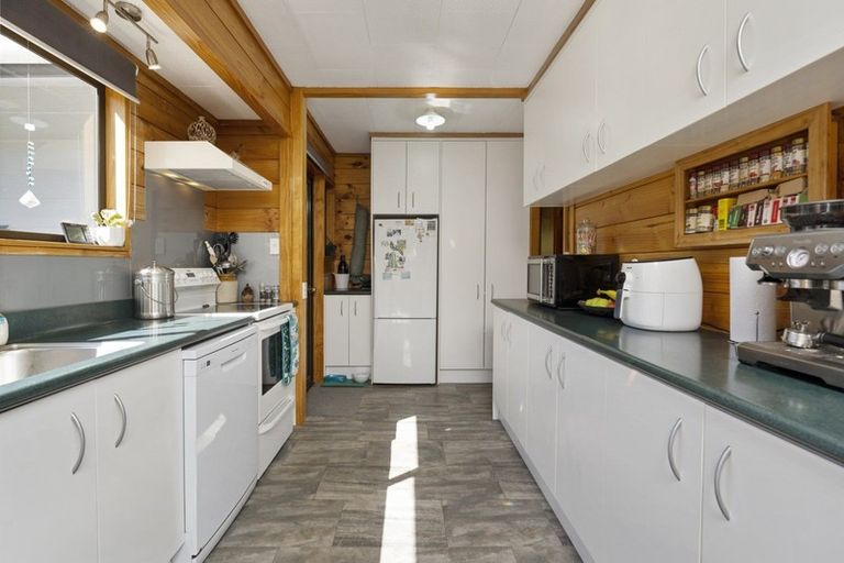 Photo of property in 202 Whangamata Road, Kinloch, Taupo, 3377