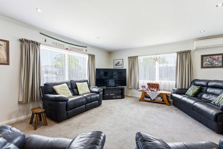 Photo of property in 3 Huxley Street, Pahiatua, 4910