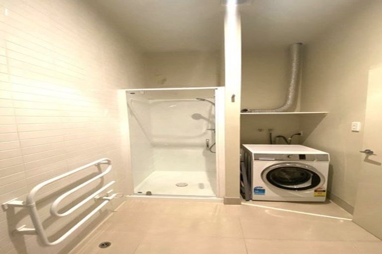 Photo of property in 2/20 Main Road, Tawa, Wellington, 5028