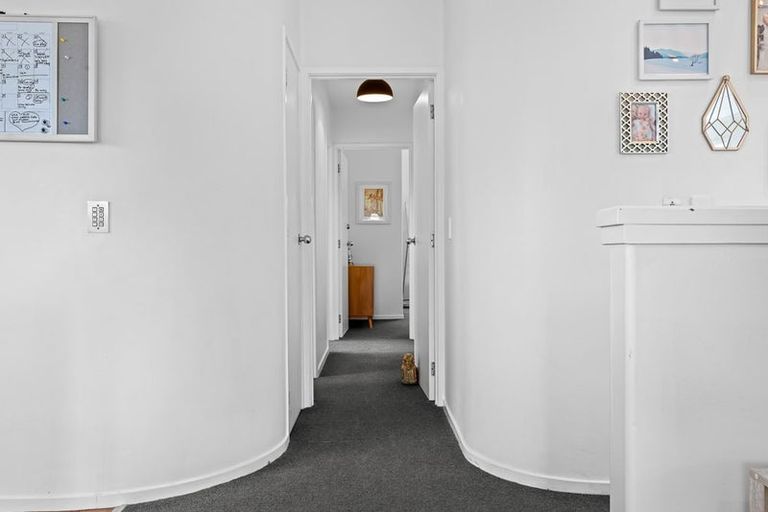 Photo of property in 141 Matipo Road, Te Atatu Peninsula, Auckland, 0610