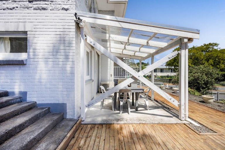 Photo of property in 10 Seymour Street, Waitara, 4320