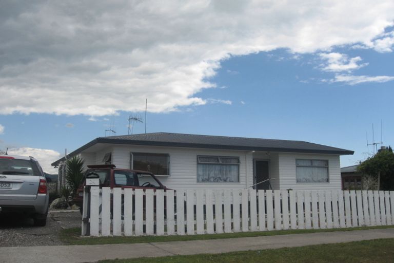 Photo of property in 24 Seddon Street, Te Puke, 3119