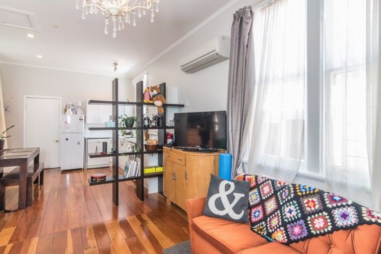 Photo of property in 30 Duppa Street, Berhampore, Wellington, 6023