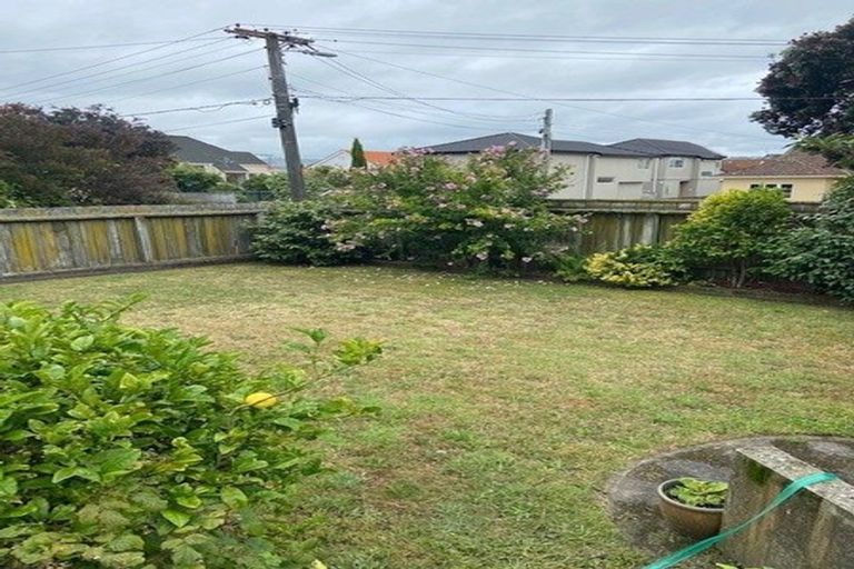 Photo of property in 28 The Quadrant, Miramar, Wellington, 6022