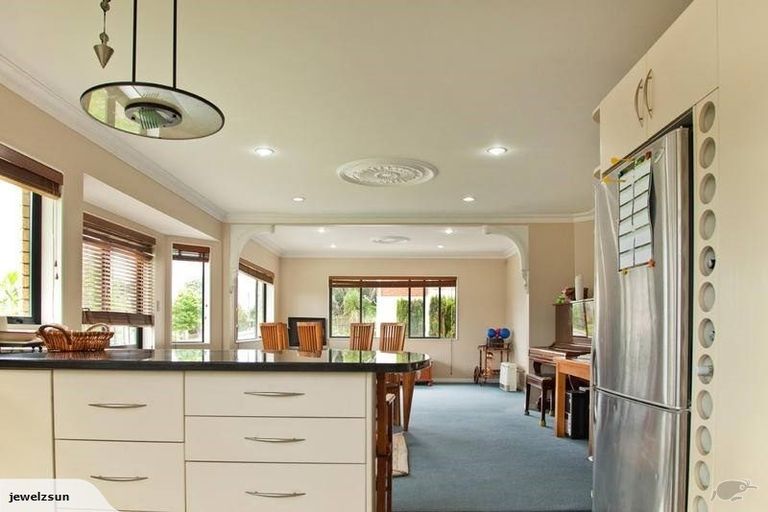 Photo of property in 2/49 College Road, Northcote, Auckland, 0627