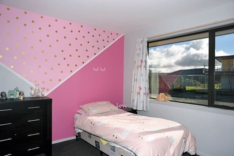 Photo of property in 28 Plunket Street, Omakau, 9376