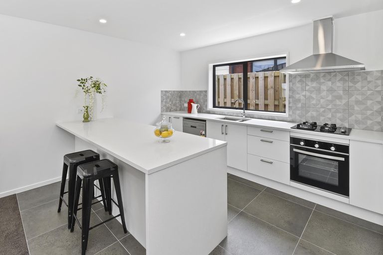 Photo of property in 24 Tawhiti Road, Pukekohe, 2120