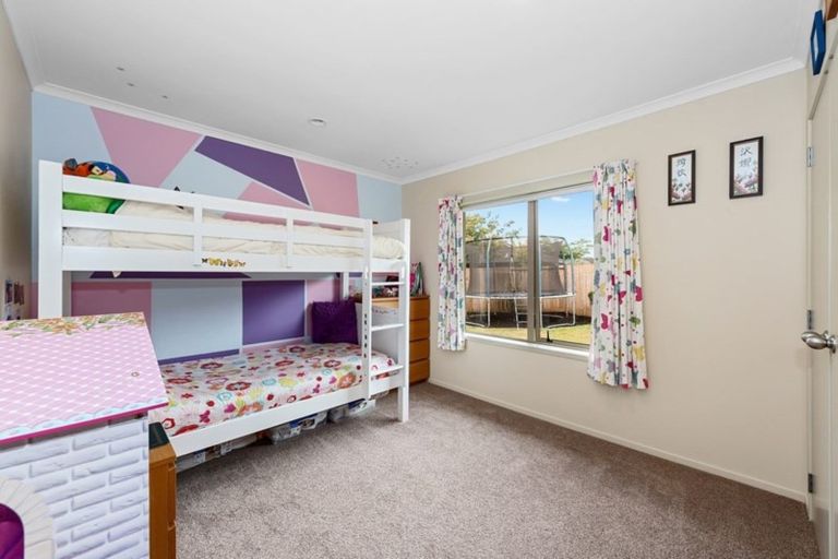 Photo of property in 6 Holly Place, Rototuna North, Hamilton, 3210