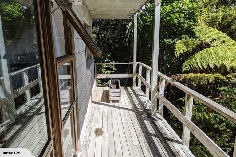 Photo of property in 53 Island Bay Road, Beach Haven, Auckland, 0626