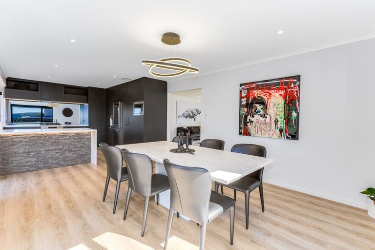 Photo of property in 8 Glengavel Grove, Papakowhai, Porirua, 5024