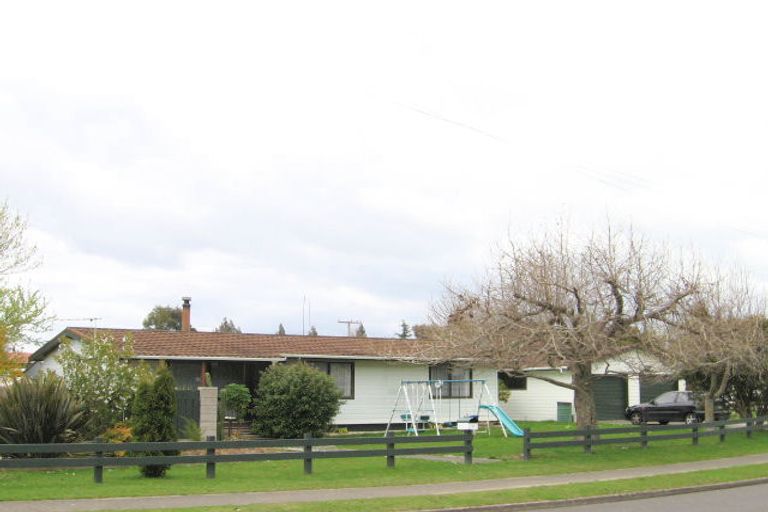 Photo of property in 42 Gem Street, Pukehangi, Rotorua, 3015