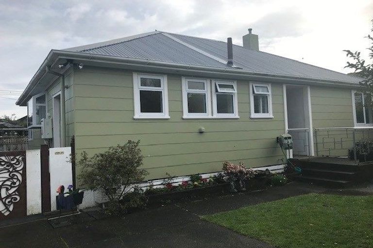 Photo of property in 14 Barton Grove, Naenae, Lower Hutt, 5011