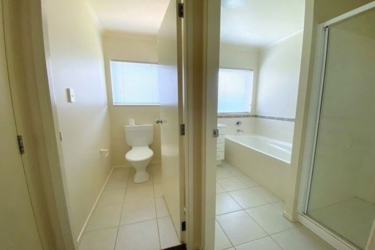 Photo of property in 28 Milson Drive, Papakura, 2110