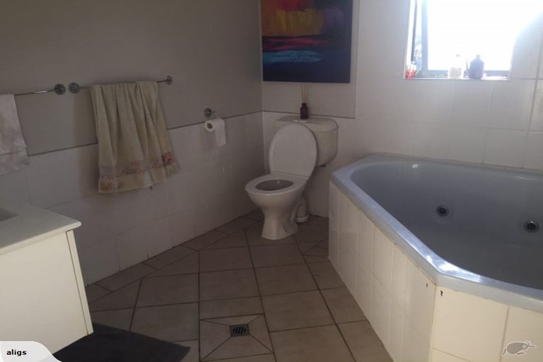 Photo of property in 112 West Road, Clevedon, Papakura, 2582