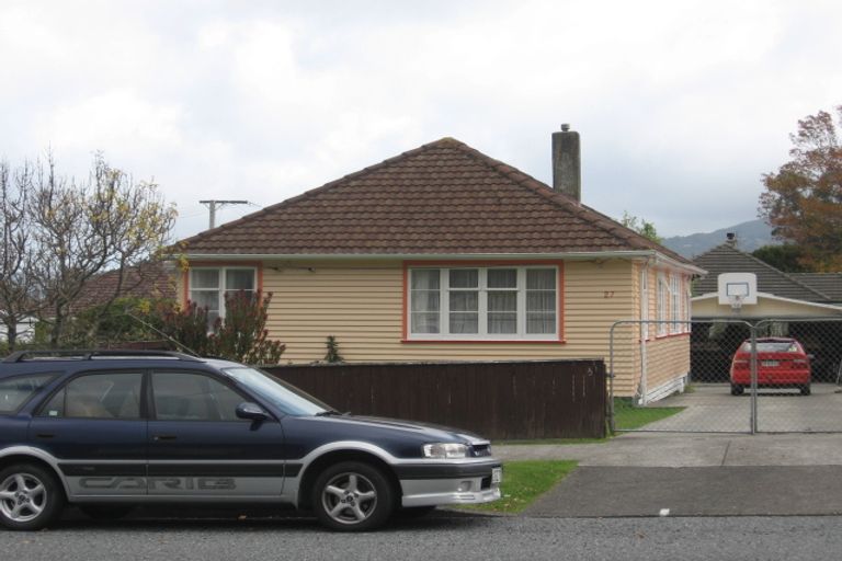Photo of property in 27 Rimu Street, Naenae, Lower Hutt, 5011