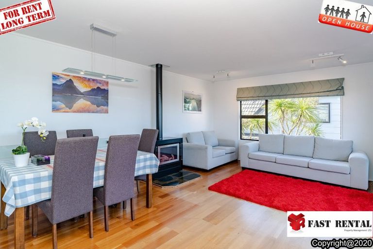 Photo of property in 1/211 Onewa Road, Birkenhead, Auckland, 0626