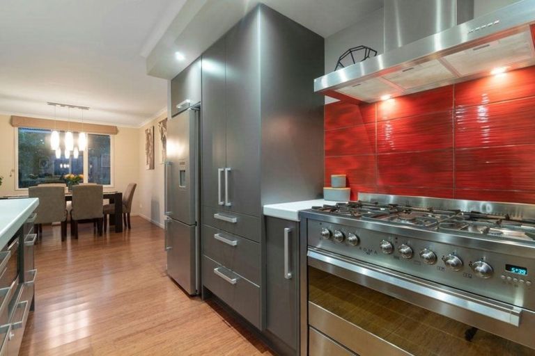 Photo of property in 25a Rewarewa Road, Te Atatu Peninsula, Auckland, 0610