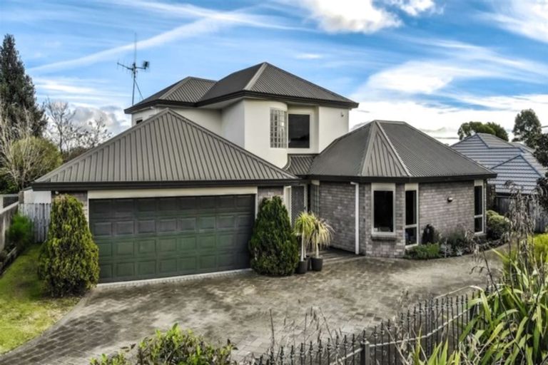 Photo of property in 215 Newcastle Road, Grandview Heights, Hamilton, 3200