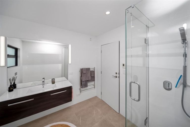 Photo of property in 2/86 Hurlstone Drive, Waiwhakaiho, New Plymouth, 4312