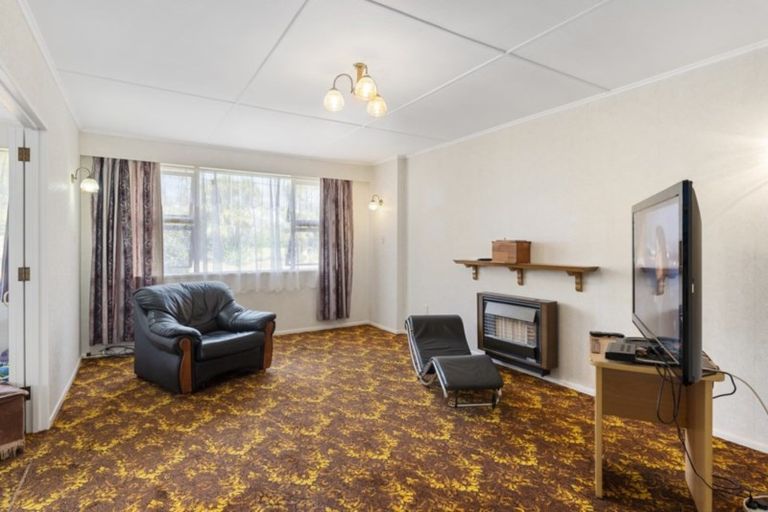 Photo of property in 2a Anzac Road, Otaki, 5512