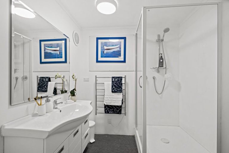 Photo of property in 1 Jackson Crescent, Mahurangi East, Warkworth, 0982