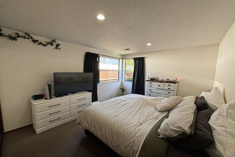 Photo of property in 2/21b Northcote Road, Northcote, Christchurch, 8052