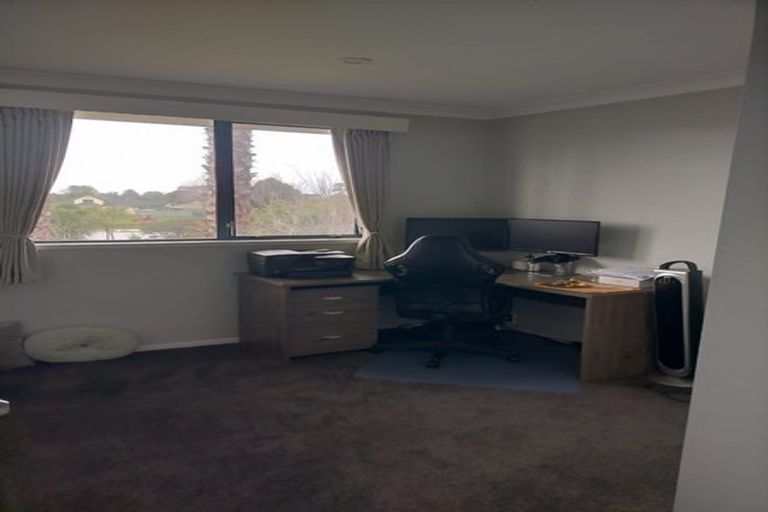 Photo of property in 10 Crannog Fen, Wattle Downs, Auckland, 2103