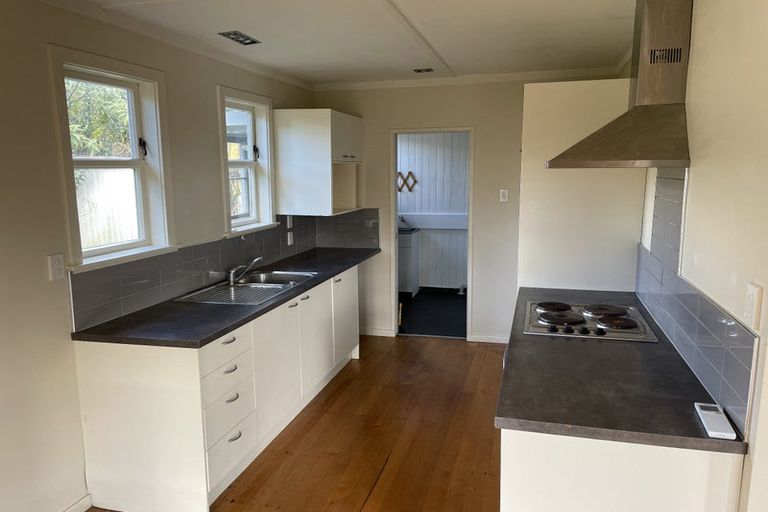 Photo of property in 17 Blacklock Avenue, Henderson, Auckland, 0612