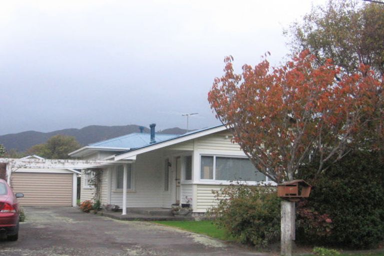 Photo of property in 20 Fuller Grove, Woburn, Lower Hutt, 5010