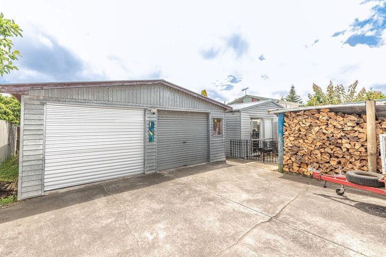 Photo of property in 181a Bridge Street, Bulls, 4818