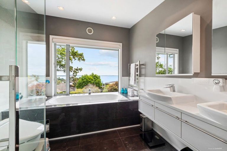 Photo of property in 6 Pleasant Place, Mellons Bay, Auckland, 2014