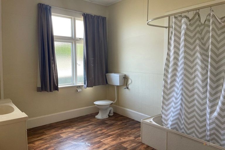 Photo of property in 2 Selwyn Street, Maori Hill, Timaru, 7910