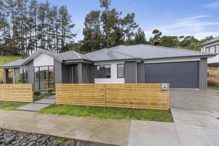 Photo of property in 52 Pukemarino Road, Waimauku, 0812