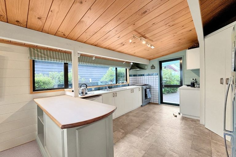 Photo of property in 123 Marine Parade, Eastbourne, Lower Hutt, 5013