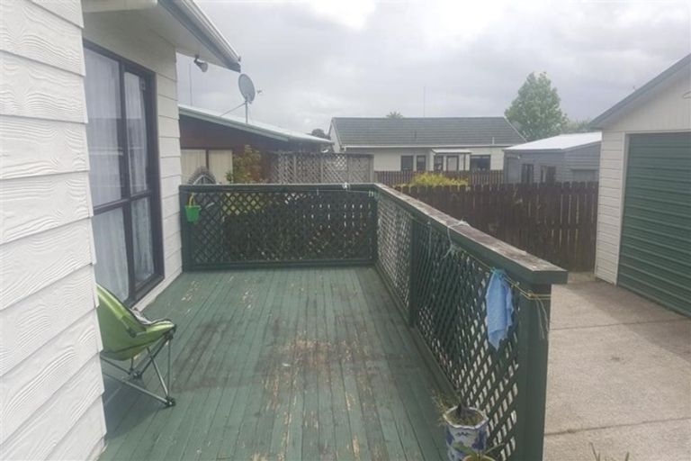 Photo of property in 1 Posa Avenue, Henderson, Auckland, 0612