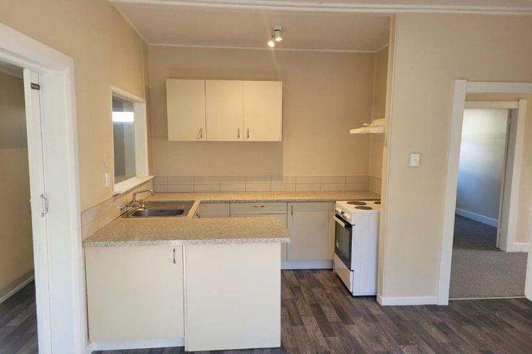 Photo of property in 105 Fulford Street, New Plymouth, 4310