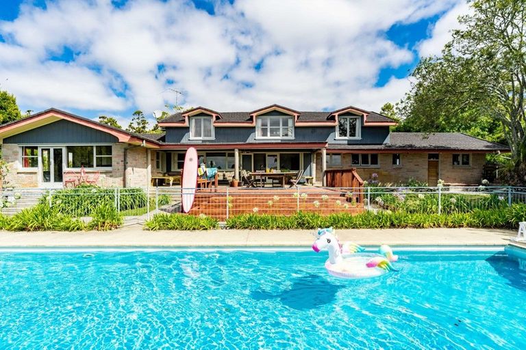 Photo of property in 115 Ocean View Road, Te Arai, Wellsford, 0974