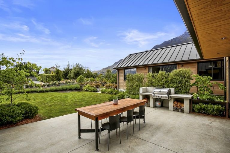 Photo of property in 11 Bretby Court, Jacks Point, Queenstown, 9371