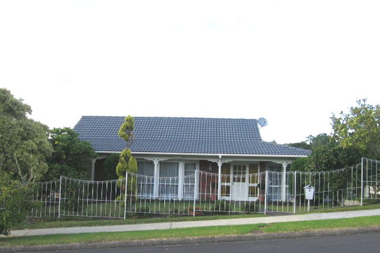 Photo of property in 7 Homewood Place, Chatswood, Auckland, 0626