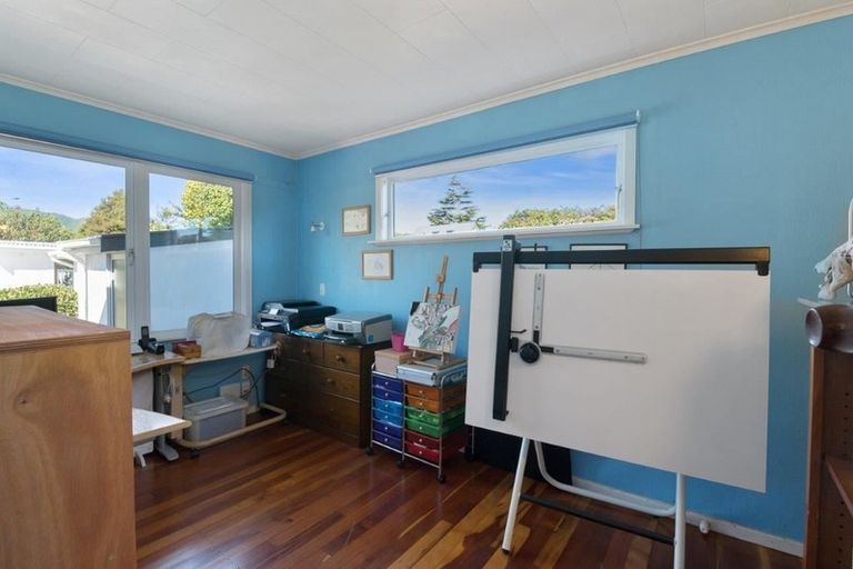 Photo of property in 14 Alexander Street, Waikanae, 5036