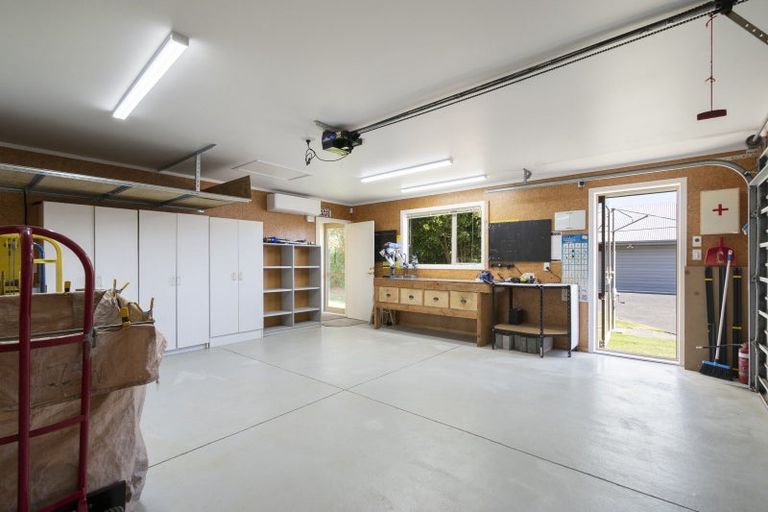 Photo of property in 98 Polson Hill Drive, Aokautere, Palmerston North, 4471