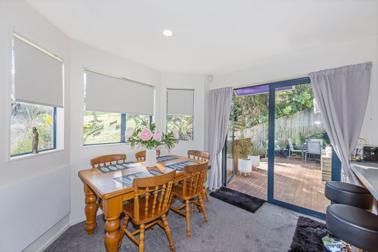 Photo of property in 18 Carento Way, Stanmore Bay, Whangaparaoa, 0932